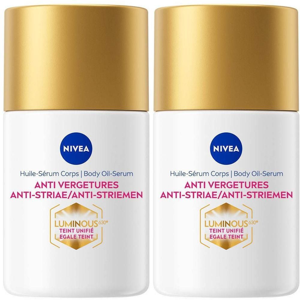 Twee flessen Nivea Anti-Vergetures Huile-Sérum Corps. Witte label met blauw logo en gouden dop. Tekst: Anti-Striae/Anti-Striemen.