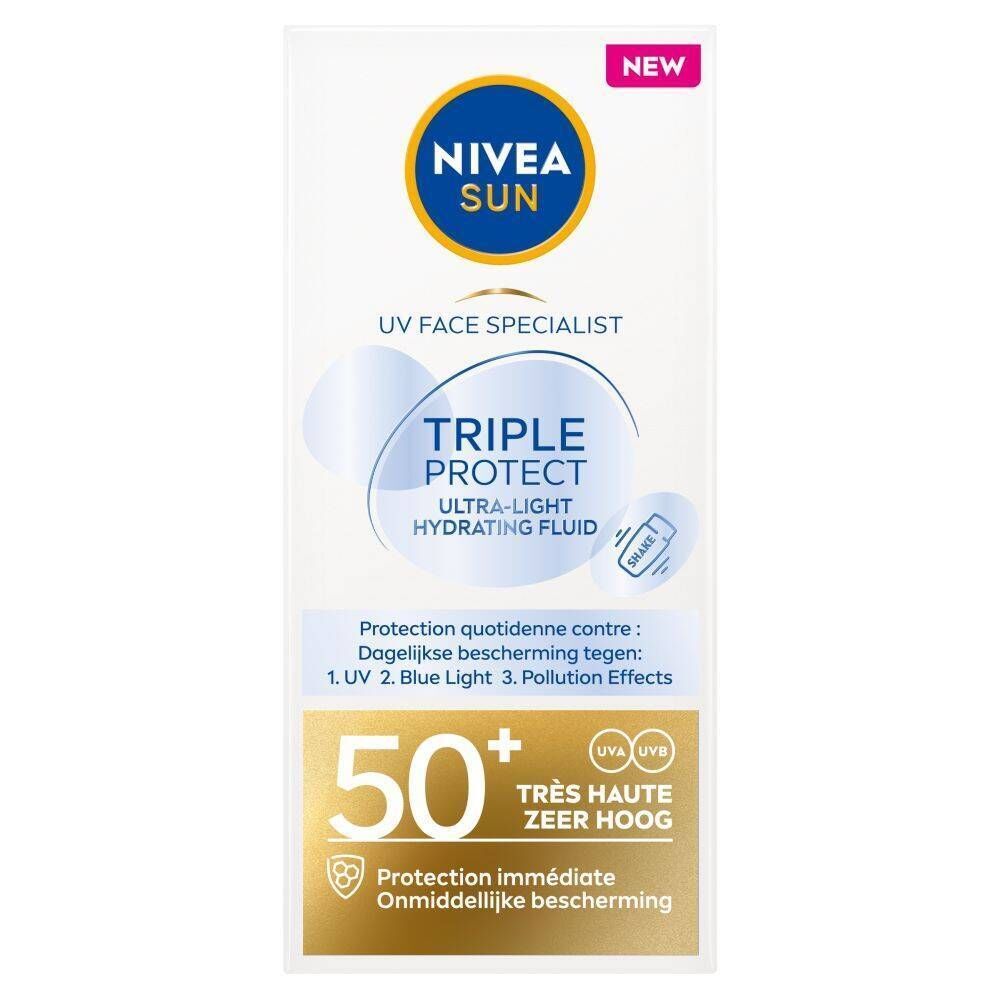 Witte verpakking met blauw Nivea Sun-logo en Triple Protect SPF50+. Beschermt tegen UV, blauw licht en vervuiling. Met 'NEW'.