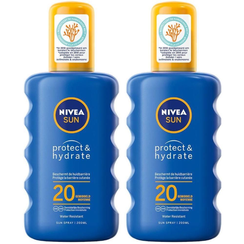Deux sprays bleus avec bouchons jaunes. Inscription: Nivea Sun, protect & hydrate, SPF 20. Résistant à l'eau.