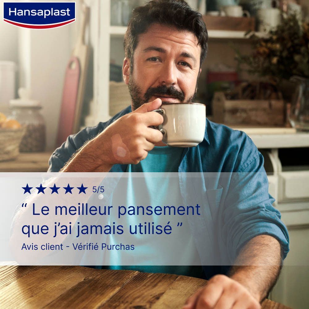 Homme buvant du café. Citation : « Le meilleur pansement que j'ai jamais utilisé. » 5/5 étoiles.
