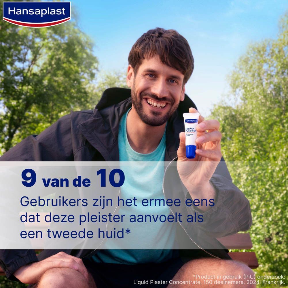 Man houdt een tube Hansaplast Vloeibaar Pleisterconcentraat vast. Tekst: 9 van de 10 gebruikers zijn het ermee eens.