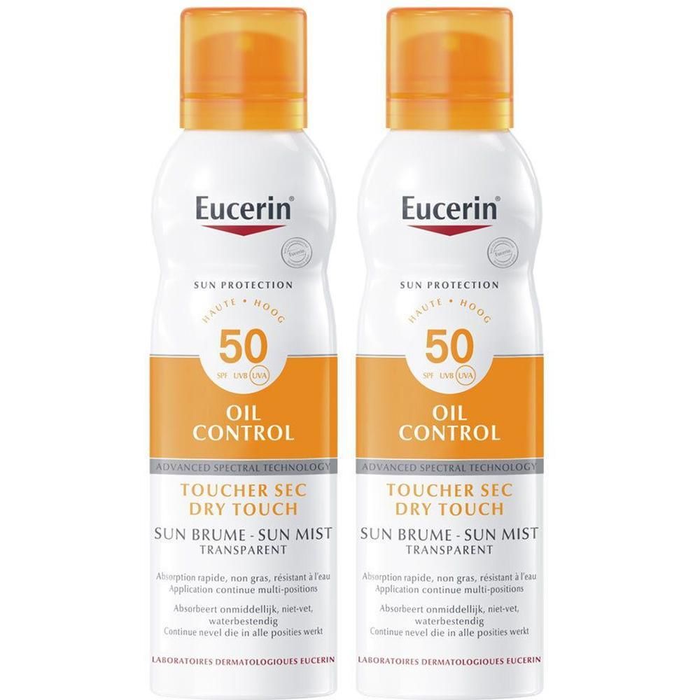 Twee witte spuitflessen met oranje doppen. Opschrift: Eucerin, Sun Protection 50, Oil Control, Dry Touch Mist Transparent.