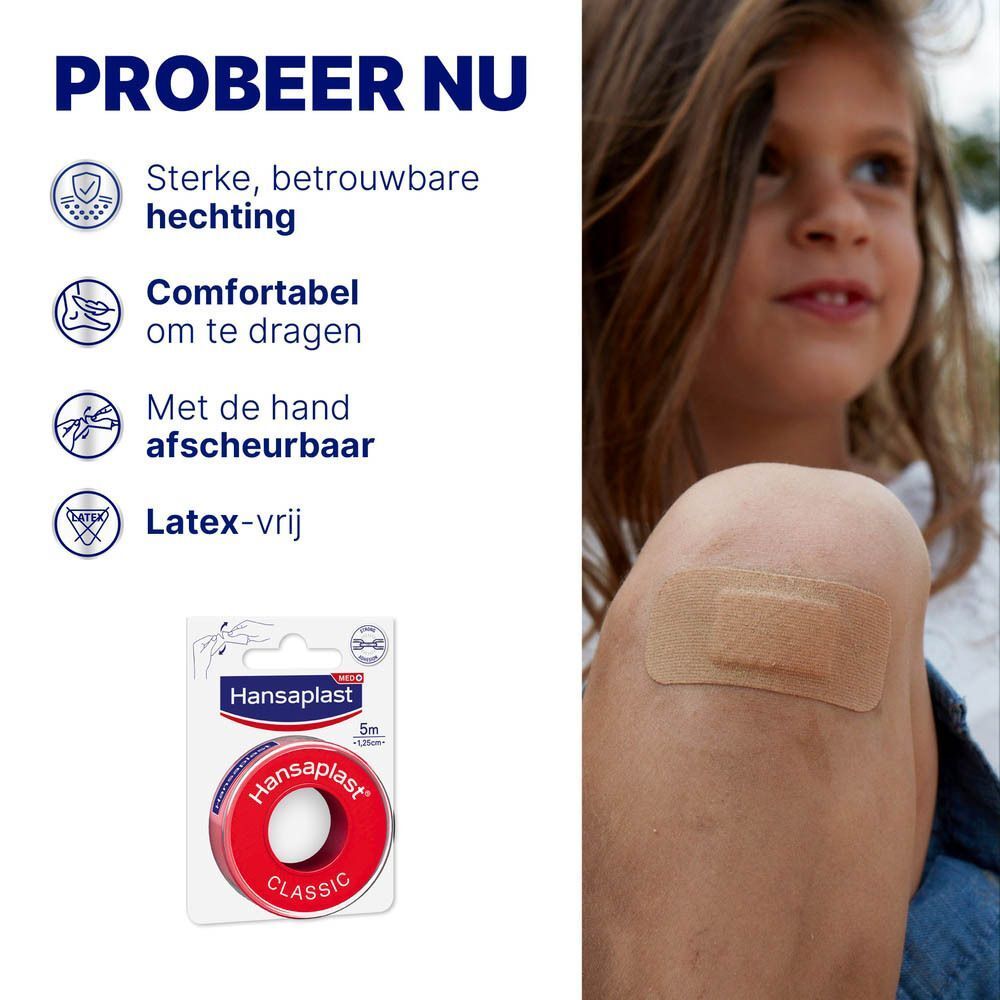 Kind met Hansaplast pleister op de knie. Product en kenmerken: Sterke hechting, comfortabel, met de hand afscheurbaar, latexvrij.