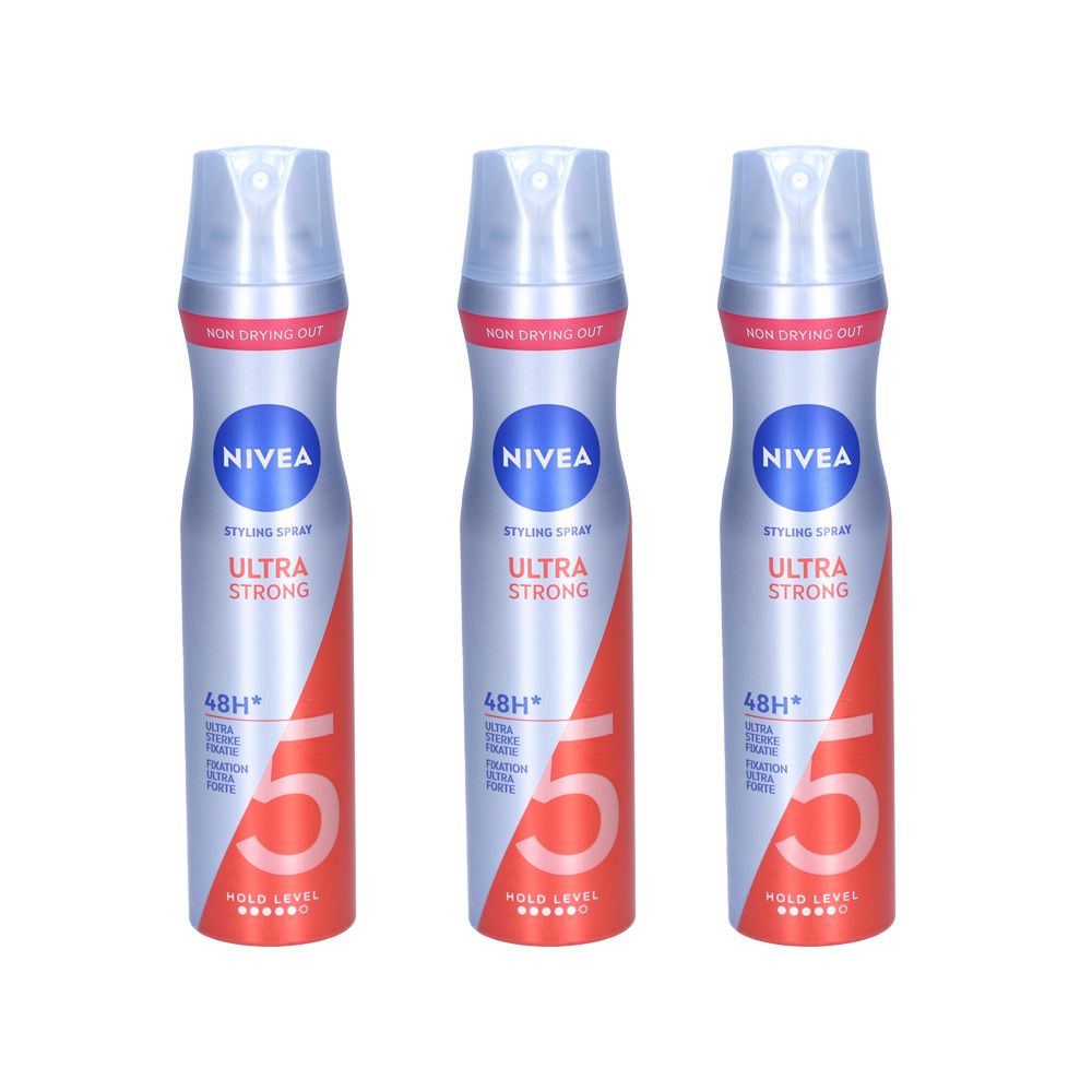 Drie Nivea Ultra Strong sprays. Zilveren bussen met blauw logo en rode basis. Tekst: Ultra Strong, 48H, Hold Level 5.