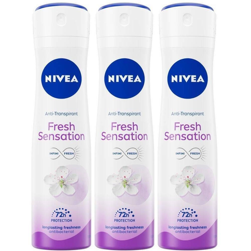 Drie Nivea Fresh Sensation anti-transpirantsprays. Wit-blauwe flessen met productnaam en bloemmotief. 72 uur bescherming.