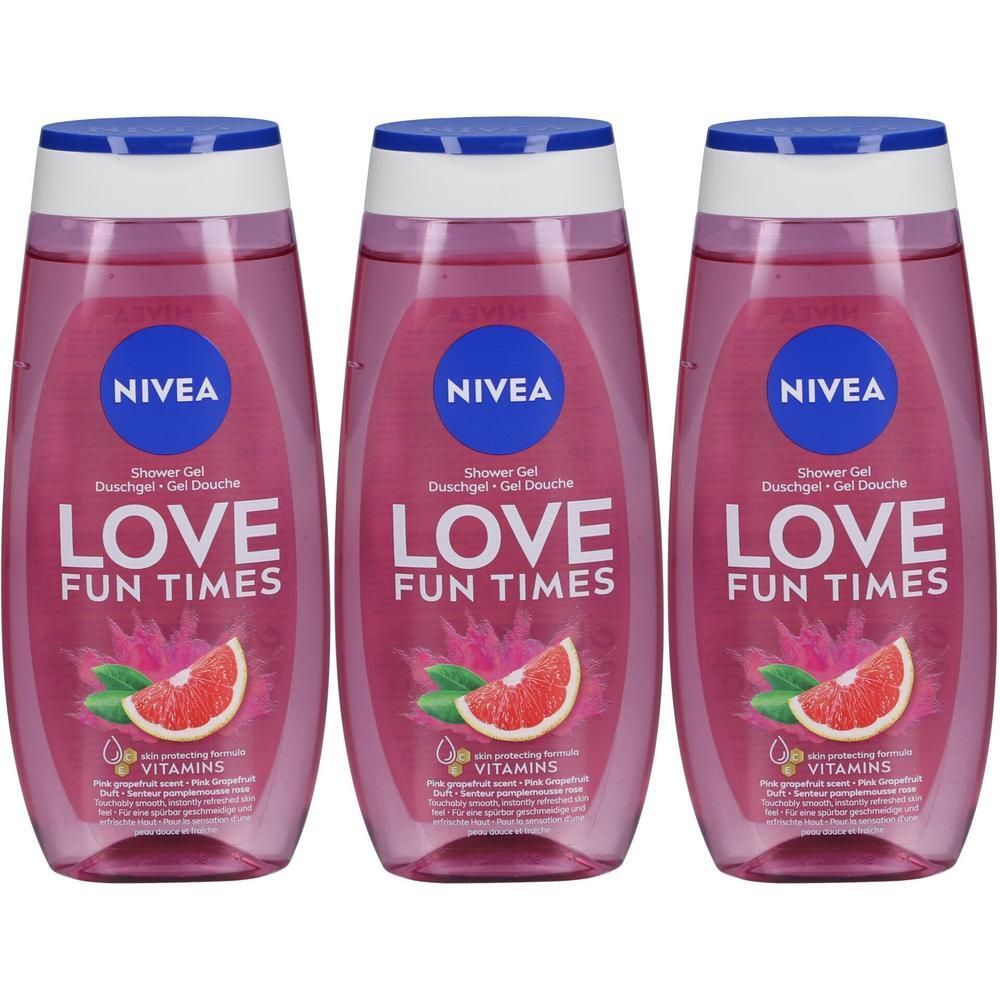 Drie flessen Nivea Love Fun Times douchegel. Roze vloeistof, blauwe dop, witte sluiting. Opschriften: Nivea, Love, Fun Times, grapefruit.