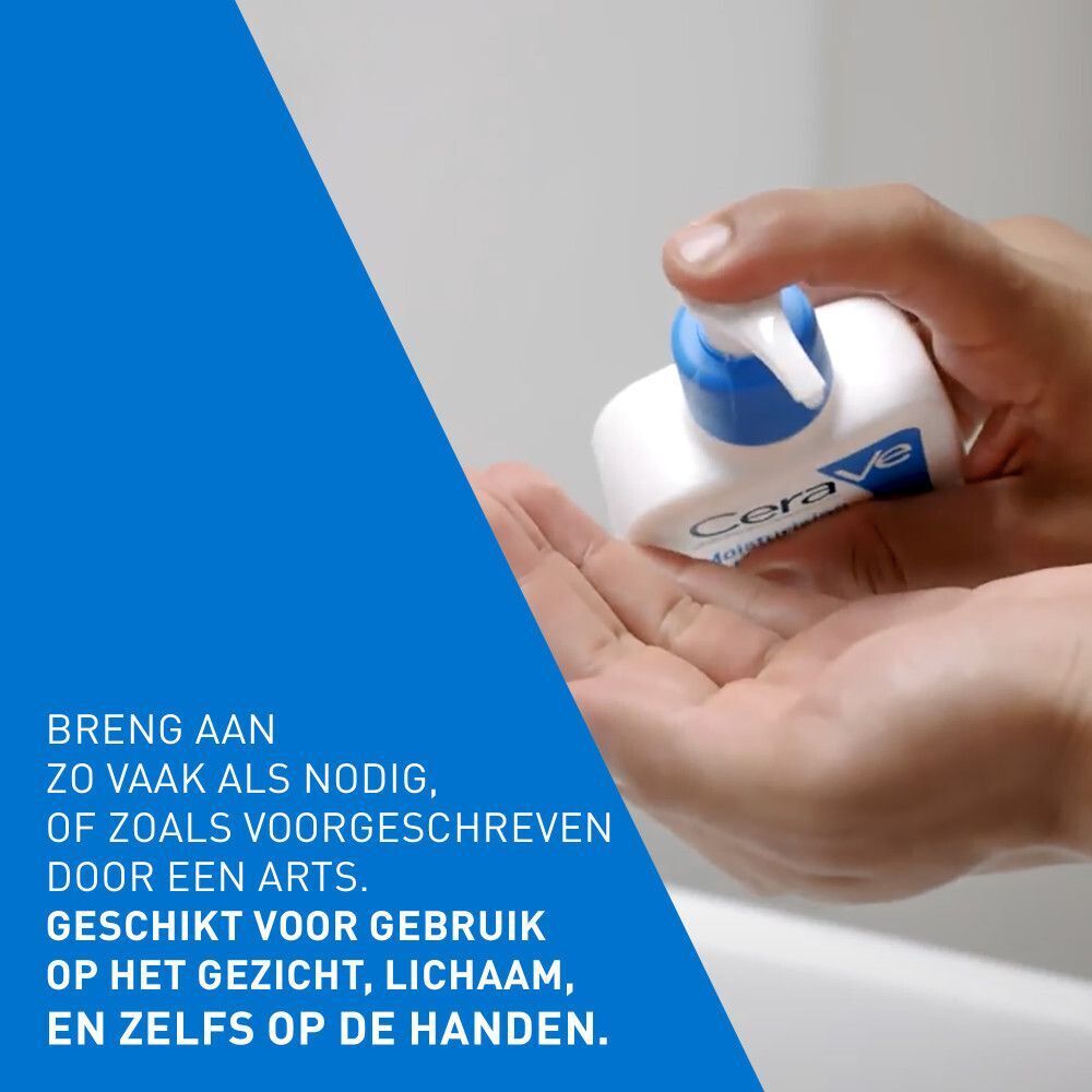 Persoon drukt lotion uit een fles. Tekst: Breng aan zo vaak als nodig, geschikt voor gebruik op het gezicht, lichaam, en handen.
