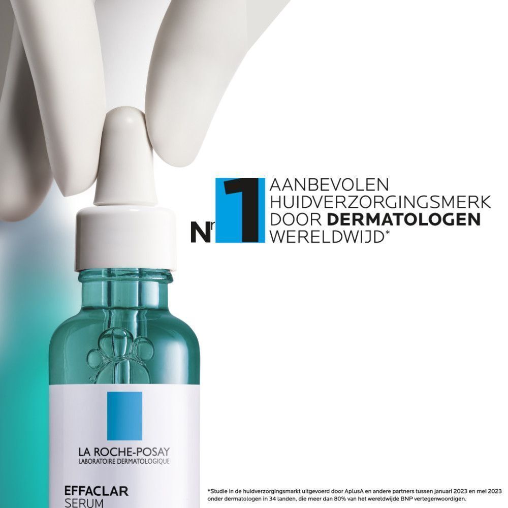 Serumfles met hand. Tekst: Aanbevolen door dermatologen wereldwijd. Logo.