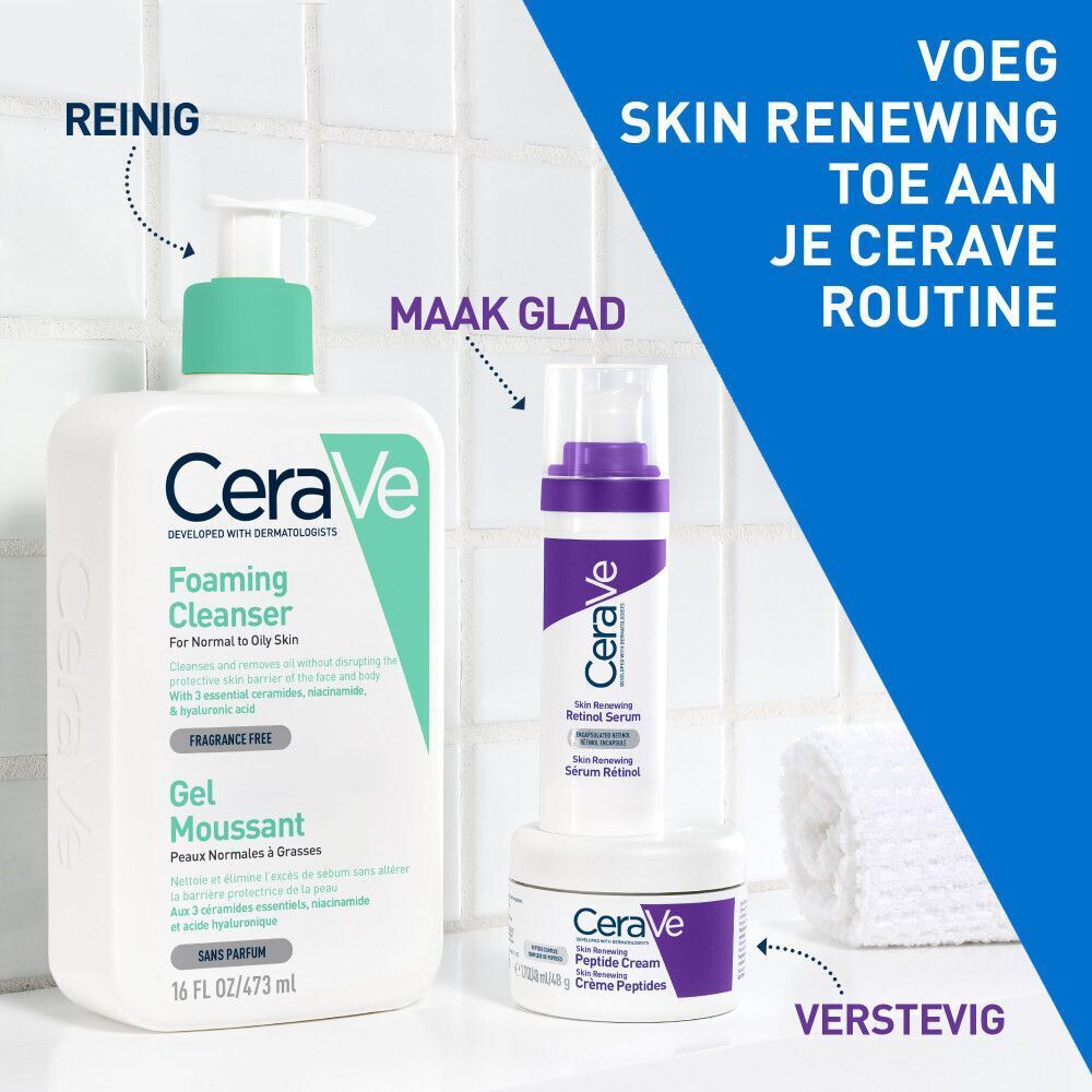 Drie CeraVe-producten: Foaming Cleanser, Serum en Skin Renewing Peptide Cream. Tekst: Voeg Skin Renewing toe aan je CeraVe routine.