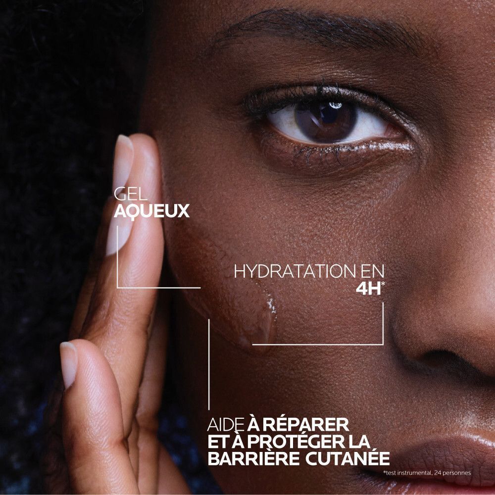 Visage d'une femme. Texte: Gel aqueux, Hydratation en 4H, Aide à réparer la barrière cutanée.