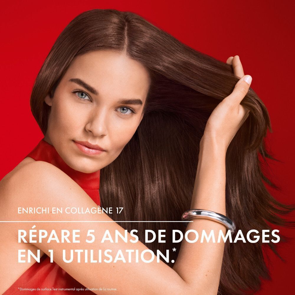Femme aux cheveux bruns. Elle touche ses cheveux. Texte: Enrichi en Collagène 17, Répare 5 ans de dommages en 1 utilisation.