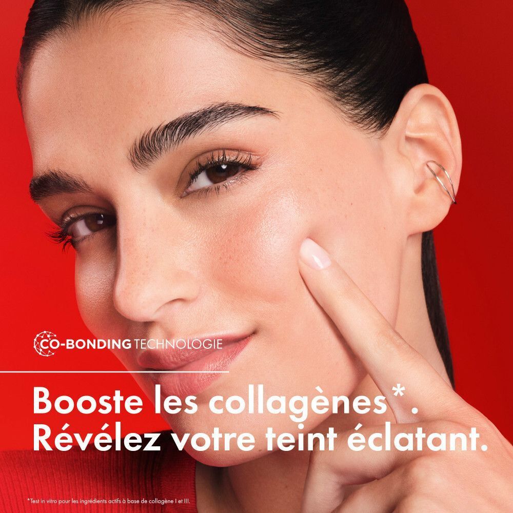 Femme touche son visage. Texte: Co-Bonding Technologie. Texte: Booste les collagènes. Révélez votre teint éclatant.