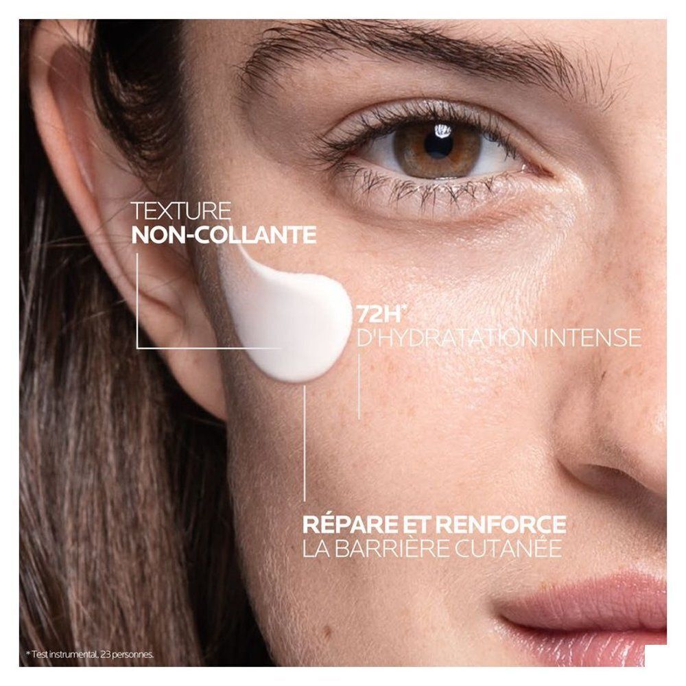 Visage avec crème. Texte : Texture non-collante, 72h d'hydratation intense, Répare et renforce la barrière cutanée.