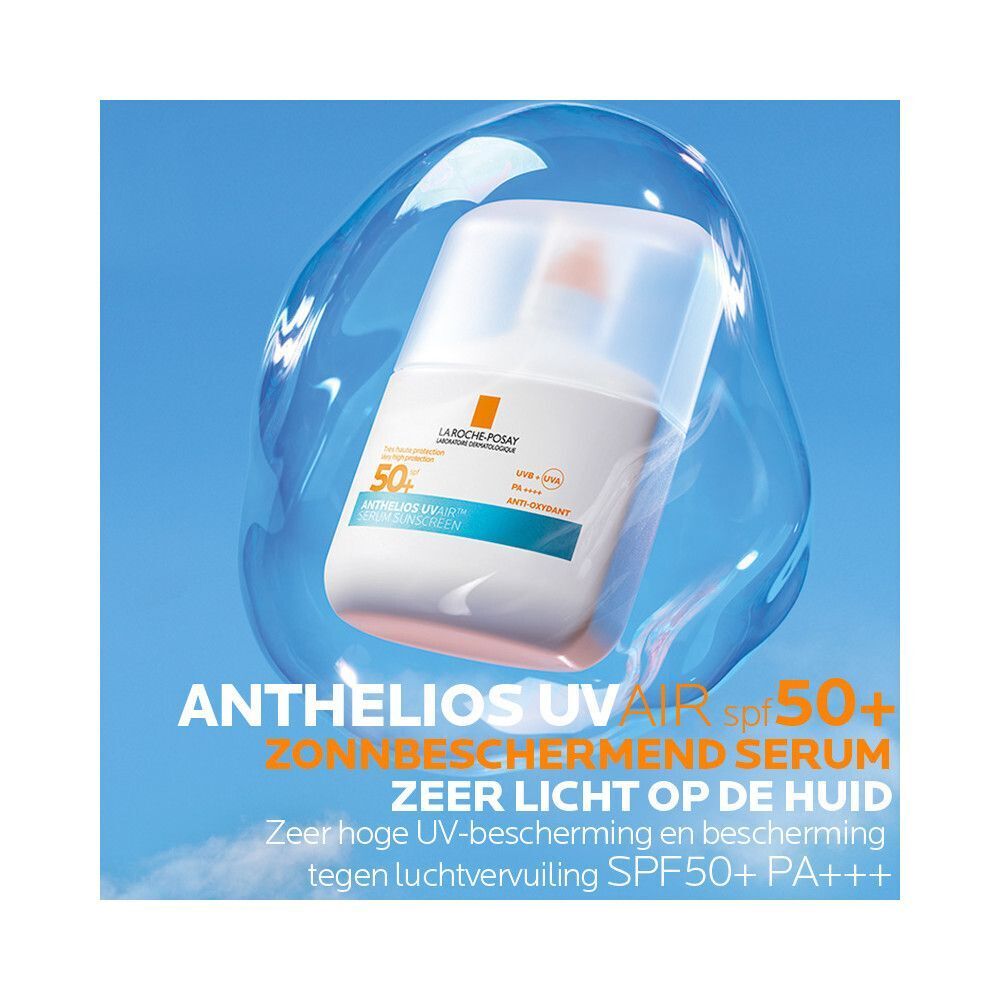 Een fles Anthelios UVAIR SPF50+ in een zeepbel. Tekst: Zonnebeschermend serum zeer licht op de huid.