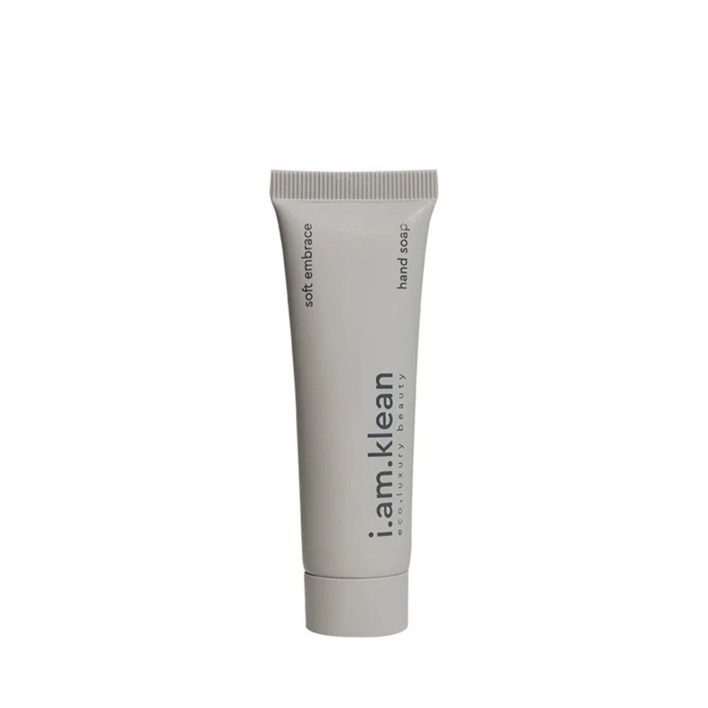 Tube handzeep met 'i.am.klean soft embrace hand soap'.