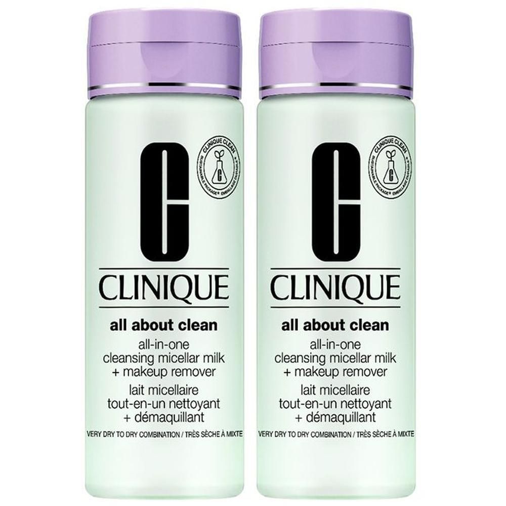 Twee flessen Clinique All About Clean. Lichtgroene flessen met paarse doppen. Zwart logo en tekst op witte achtergrond.