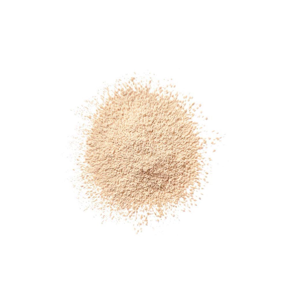 Een kleine hoeveelheid lichtbeige poeder op een witte achtergrond.