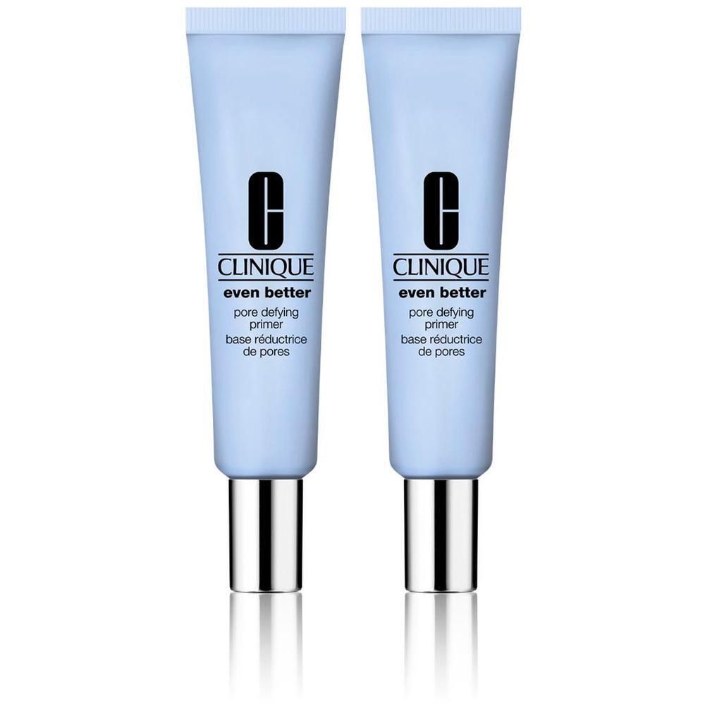 Twee tubes Clinique Even Better Pore Defying Primer. Lichtblauwe tubes met zilveren doppen. Zwart logo en tekst.