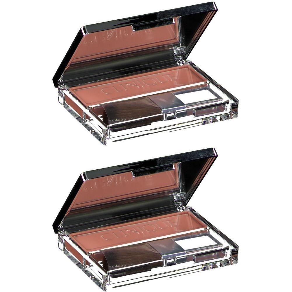 Twee open blush compacts. Elke compact bevat blush, een borstel en een spiegel. De merknaam is zichtbaar.