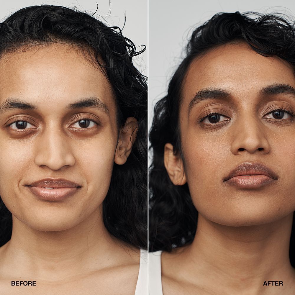 Voor-en-na vergelijking van een vrouw die CLINIQUE Even Better Clinical Serum Foundation SPF 20 draagt.