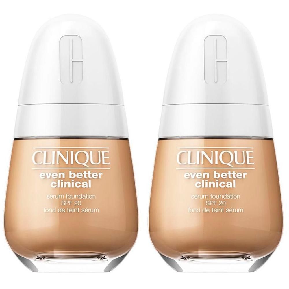 Twee flacons Clinique Even Better Clinical Fond de Teint Sérum SPF20. Beige vloeistof in glazen flessen met witte dop. Opschrift Clinique.