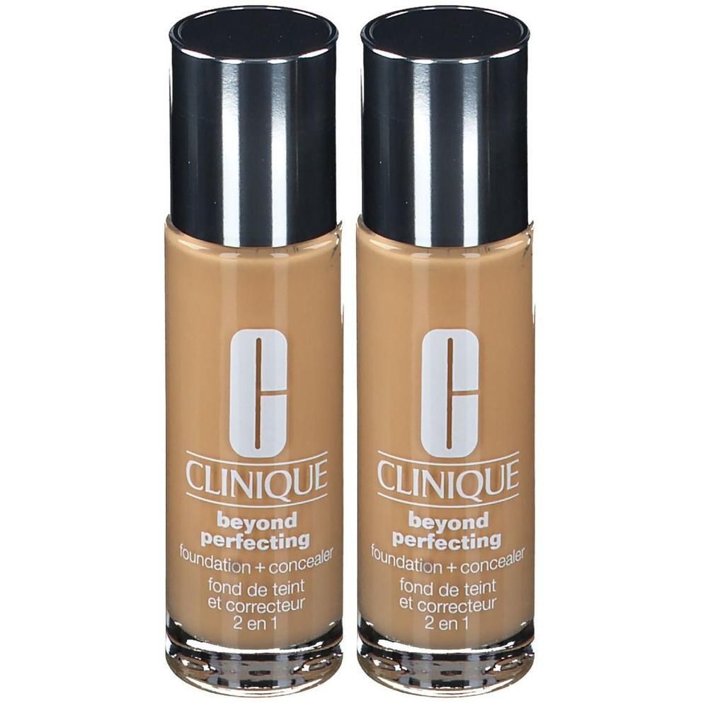 Deux flacons de fond de teint Clinique Beyond Perfecting. Teinte Golden Neutral. Flacons en verre avec bouchon argenté. Texte: Foundation + Correcteur.