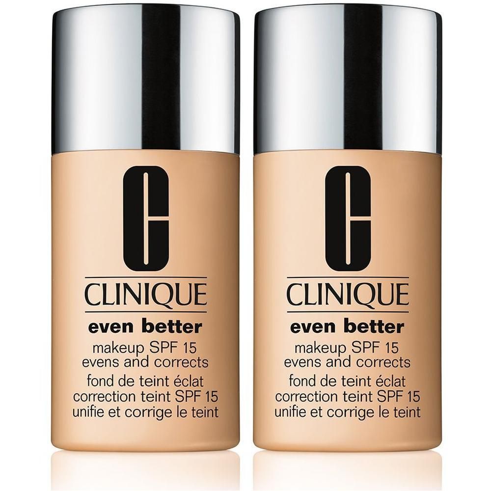 Deux flacons de maquillage Clinique Even Better SPF 15. Flacons beiges avec bouchons argentés. Inscription noire : Clinique, Even Better.
