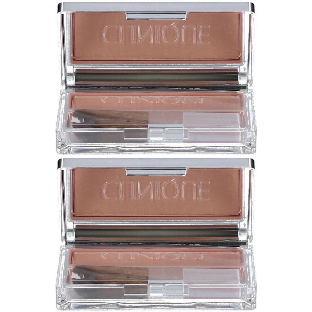 Twee compacte blushpaletten. Elk palet bevat poeder en een kwast. De merknaam Clinique is zichtbaar op de poeder.