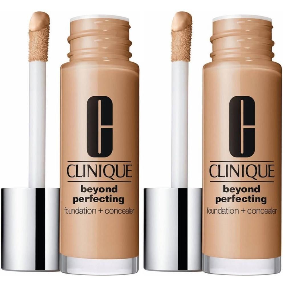 Twee flacons CLINIQUE Beyond Perfecting Foundation + Concealer in beige met applicators.