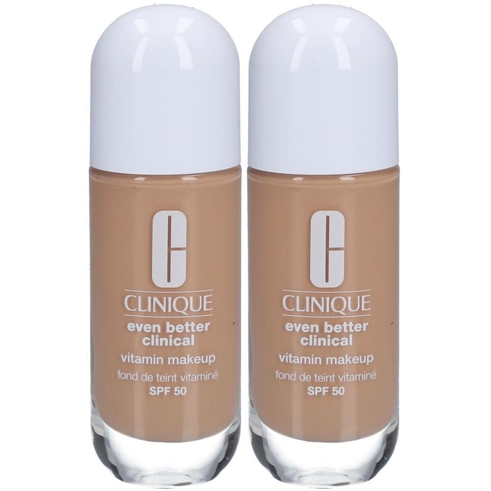 Deux flacons de Clinique Even Better Vitamin Makeup avec bouchon blanc et flacon en verre.