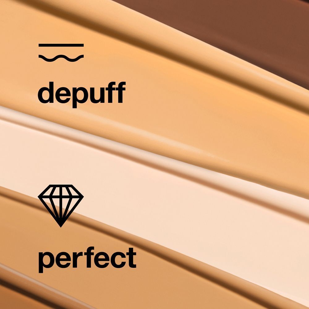 Tekst op CLINIQUE Even Better™ producten: 'depuff' en 'perfect'.