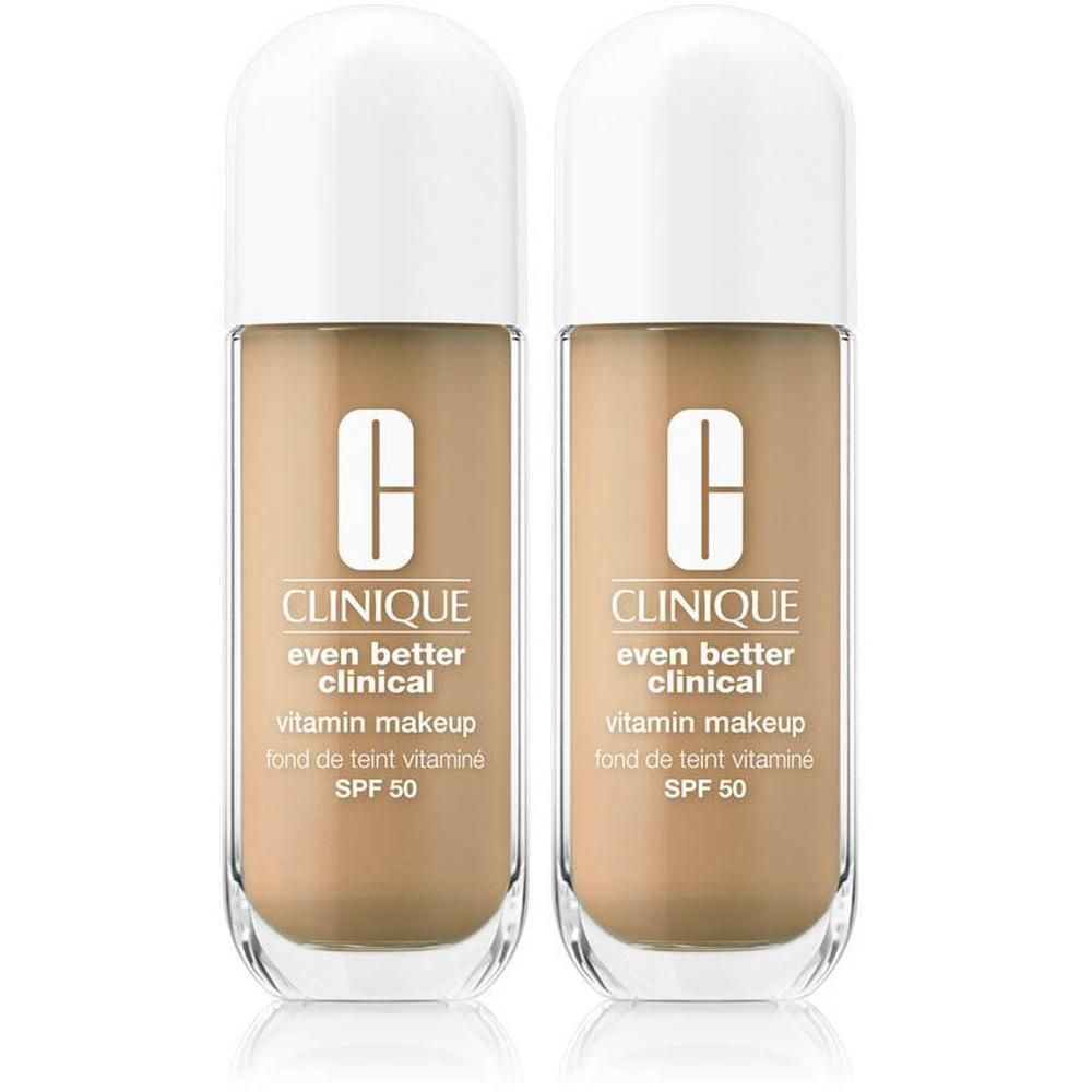 Deux flacons de Clinique Even Better Clinical Vitamin Makeup SPF 50. Liquide beige clair dans des flacons transparents avec bouchon blanc.