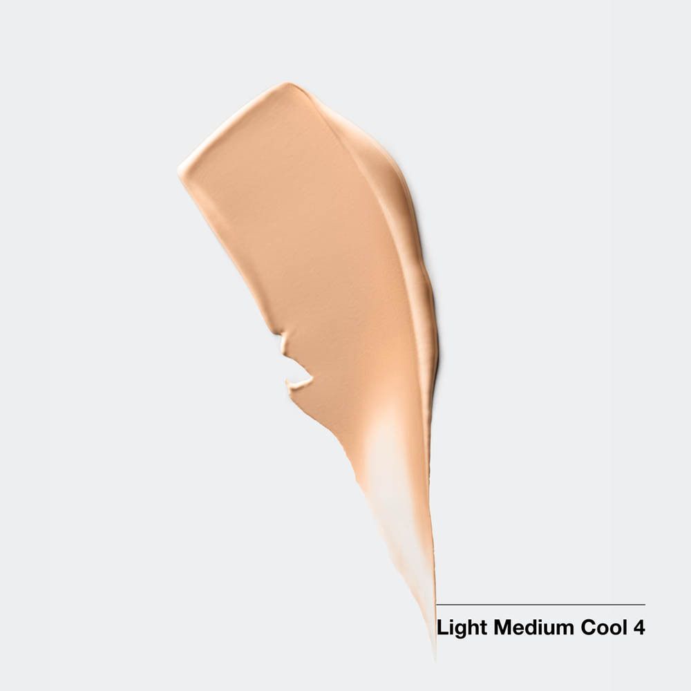 Kleurstaal van Clinique Even Better Clinical Foundation. Tint Light Medium Cool 4. Beige tint op lichte achtergrond.