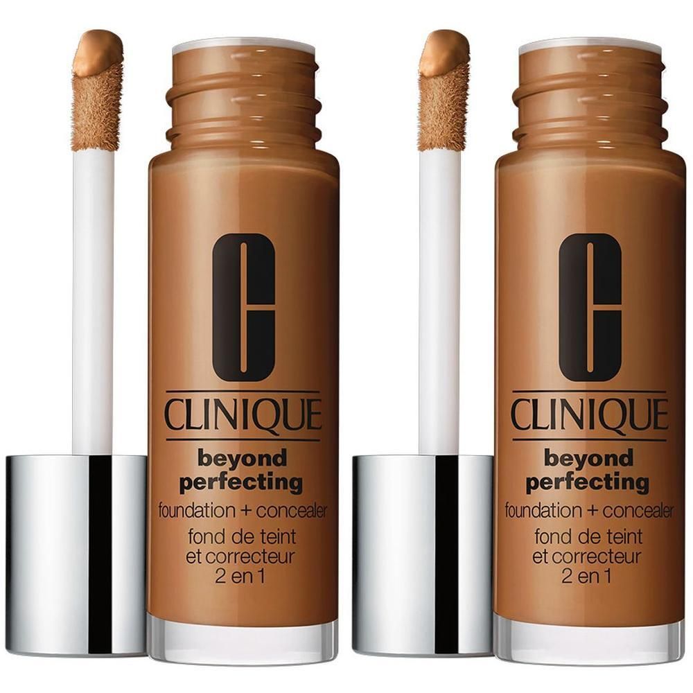 Twee flacons Clinique Beyond Perfection Make-Up met applicators.