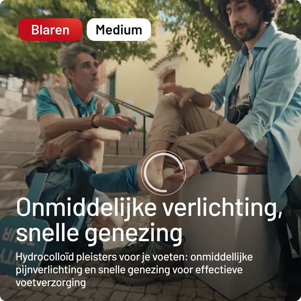 Man met blaar aan voet krijgt hulp. Tekst: Onmiddellijke verlichting, snelle genezing.