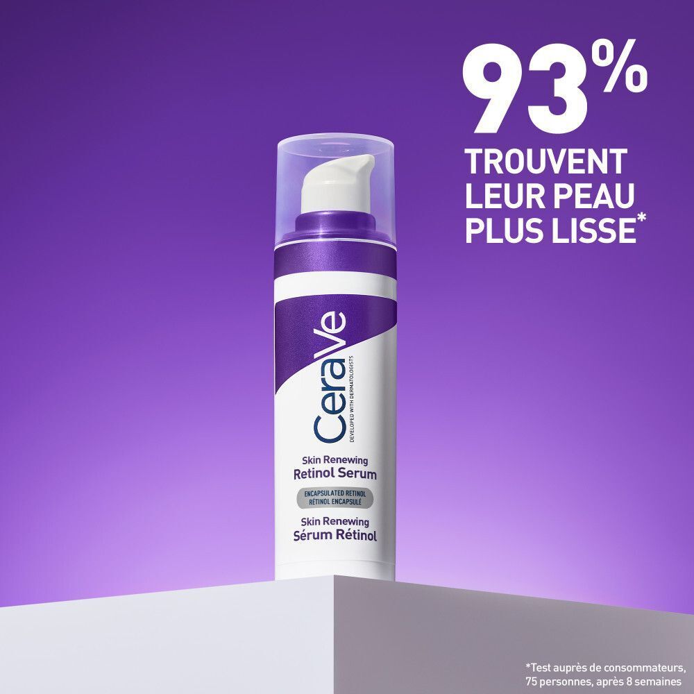 Sérum CeraVe Skin Renewing Retinol sur un socle. Fond violet. Texte : 93% trouvent leur peau plus lisse.
