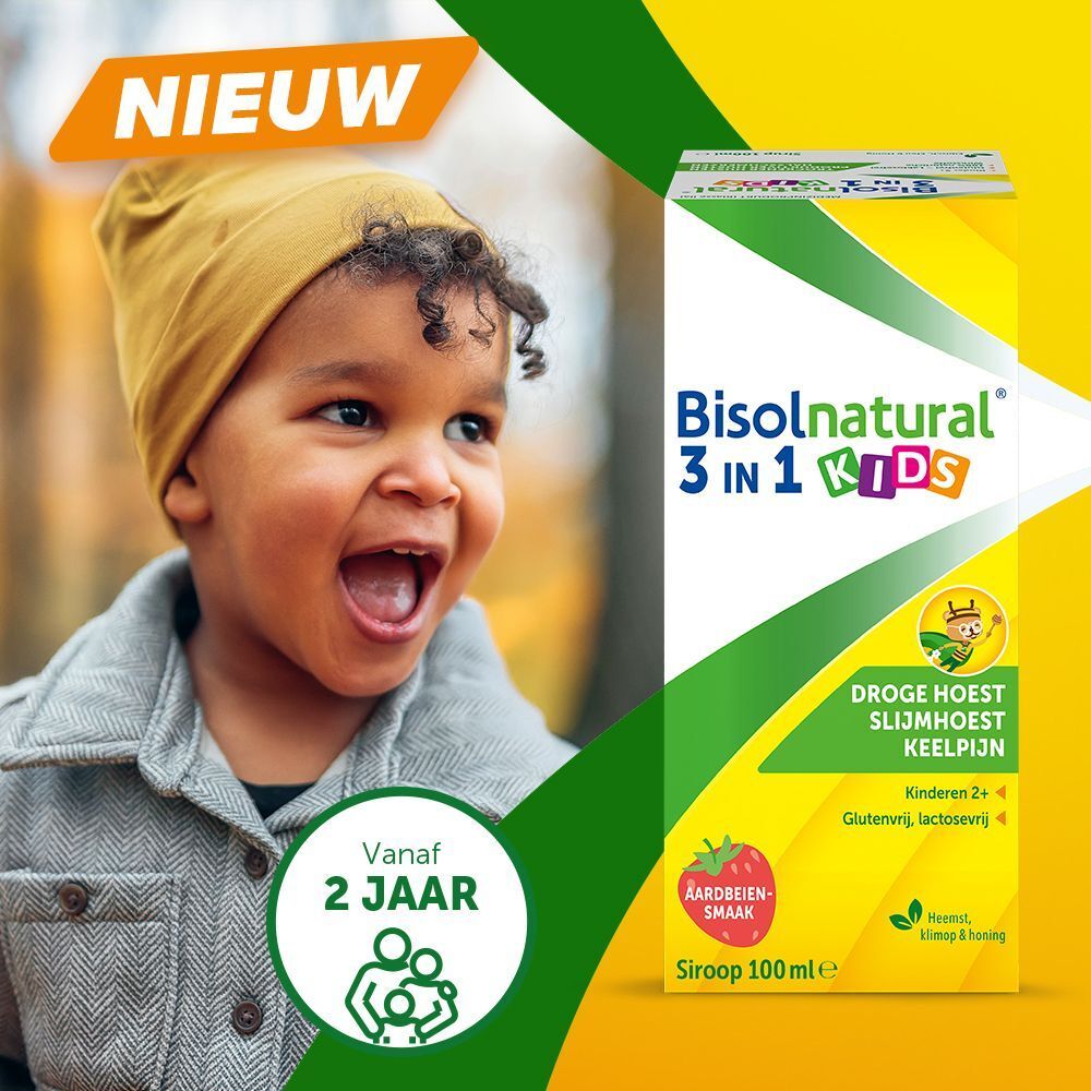 Kind lacht naast verpakking Bisolnatural 3 in 1 Kids. Tekst: Vanaf 2 jaar. Met aardbeiensmaak.