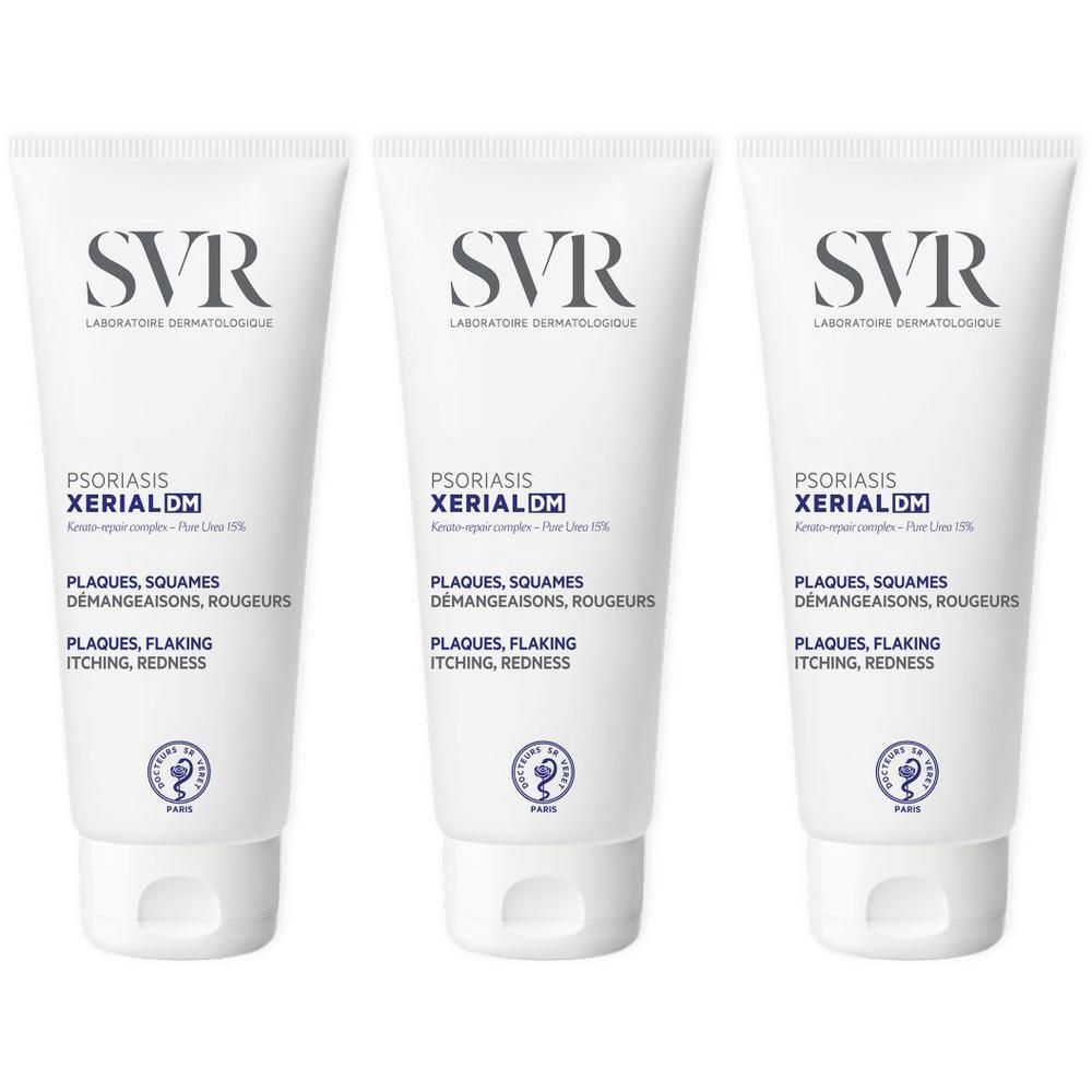 Drie witte tubes SVR Xerial DM Psoriasis. Tekst: Plaques, Squames, Démangeaisons, Rougeurs. SVR logo en 'Laboratoire Dermatologique'.