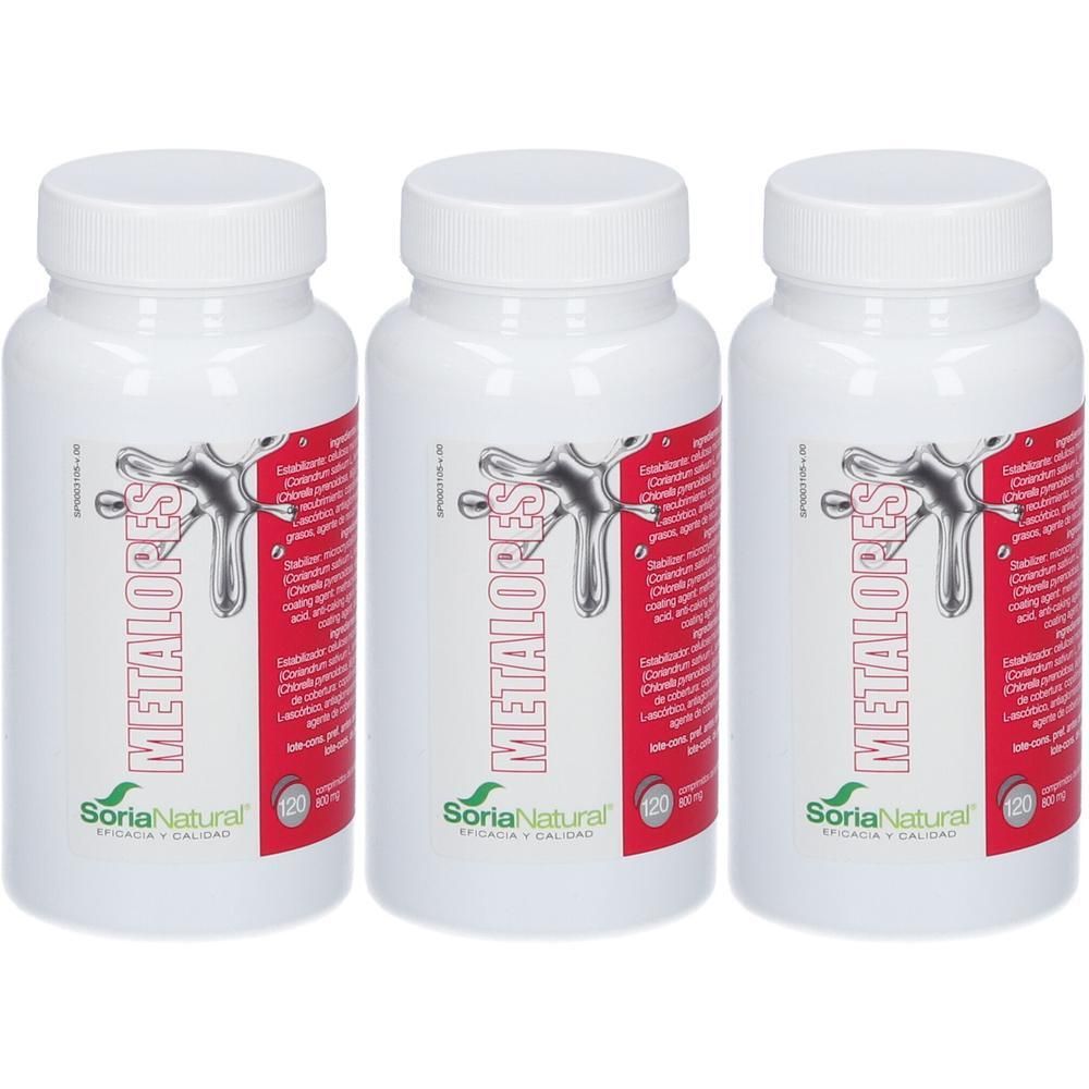 Drie witte flessen met schroefdop. Op elke fles staat "METALOPES" en "SoriaNatural". Rode etiketten met tekst en logo.