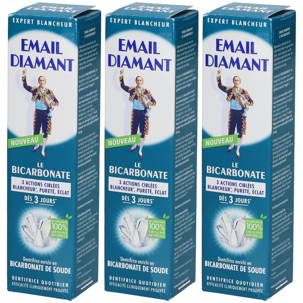 Trois boîtes de dentifrice. Inscription: EMAIL DIAMANT, Le Bicarbonate. Contient 100% d'ingrédients naturels. Nouveau.