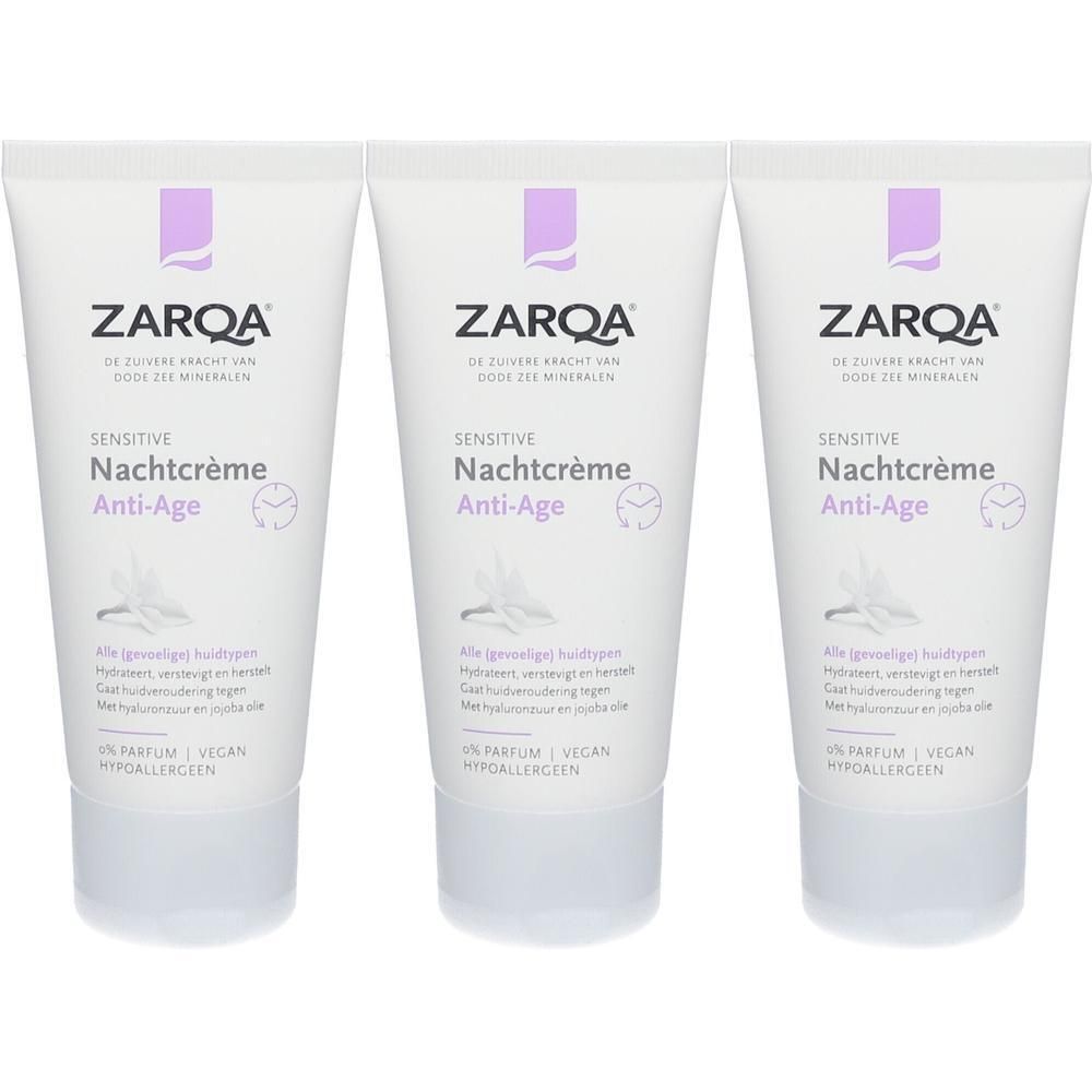 Trois tubes de crème de nuit Zarqa Anti-Âge. Tubes blancs avec accents violets et informations sur le produit. Inscription : Sensitive, Nachtcrème Anti-Âge.