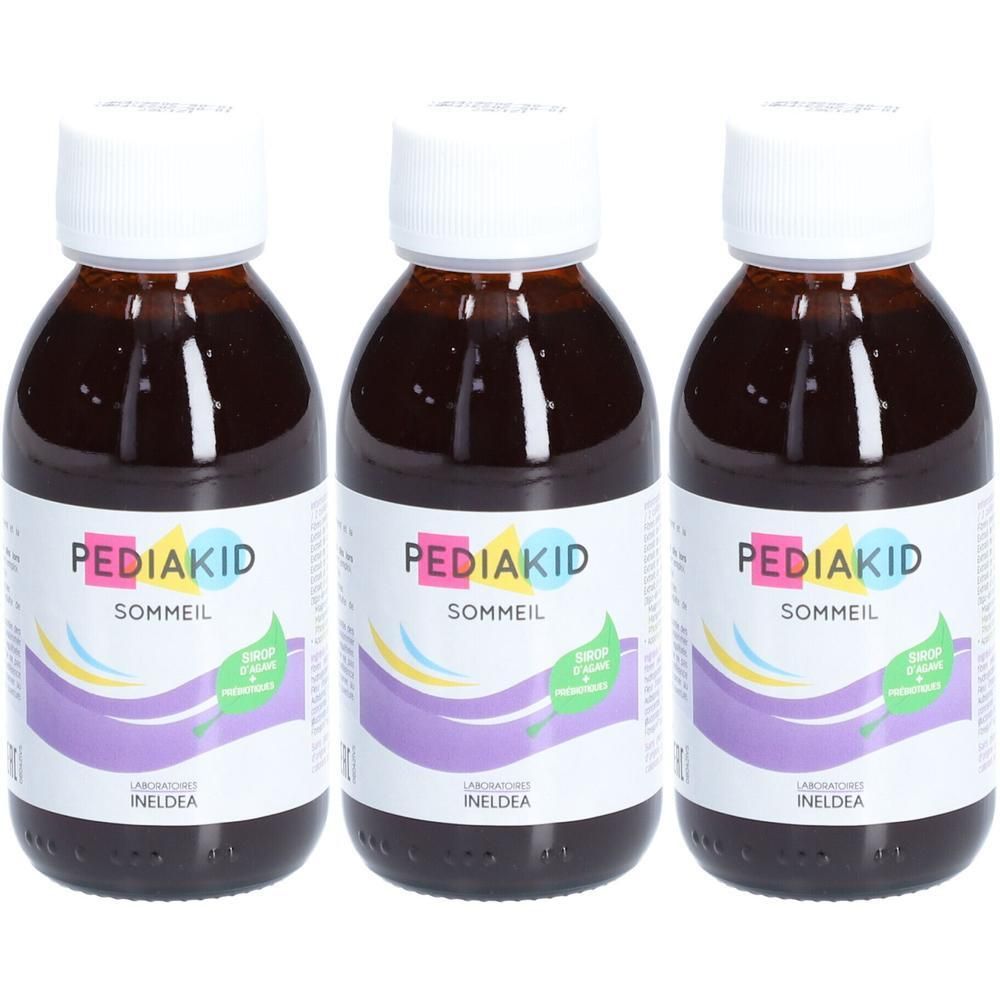 Trois flacons de Pediakid Sommeil. Liquide brun dans des bouteilles en verre avec bouchons blancs. Étiquette avec logo et texte.