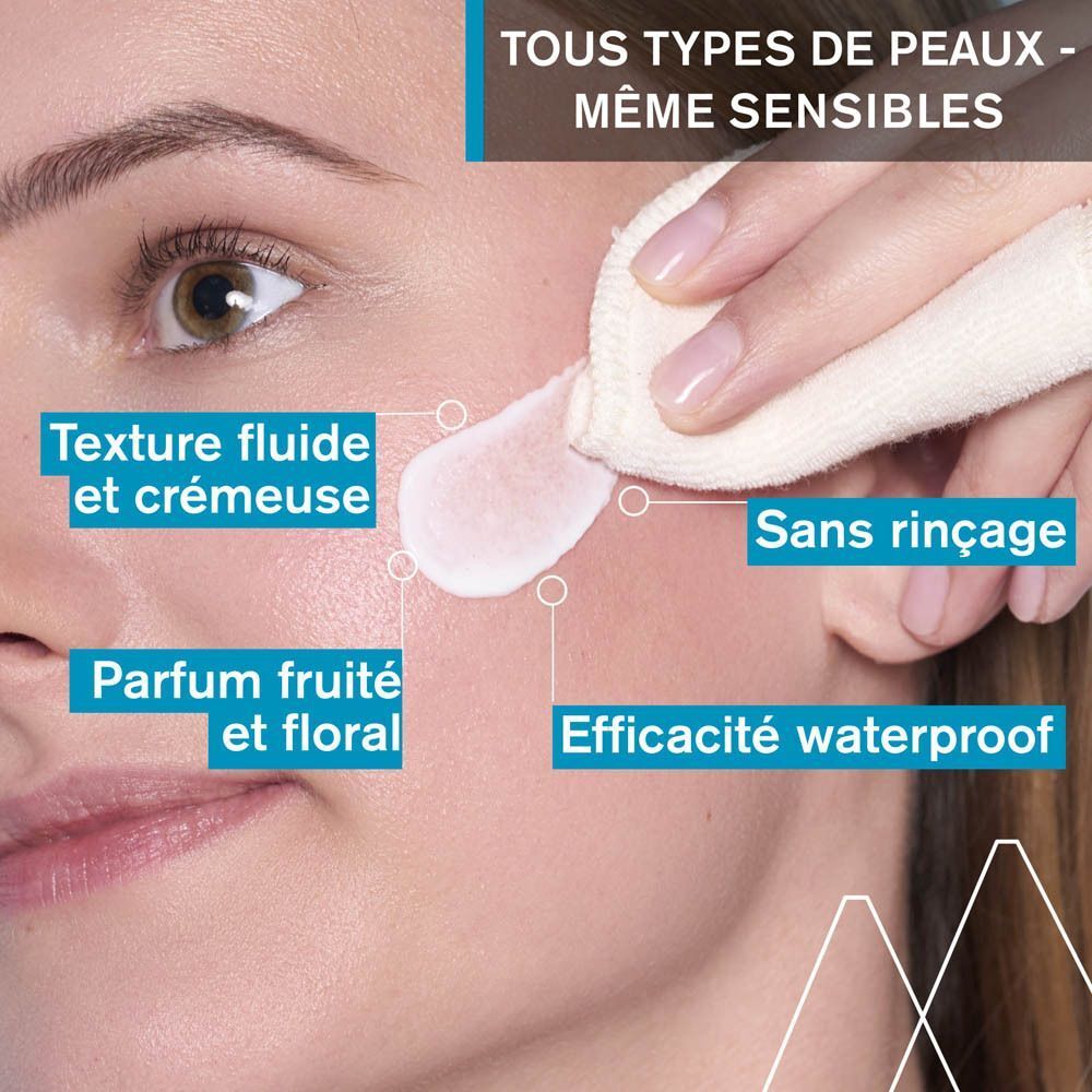 Gros plan d'une femme qui se nettoie le visage avec un coton. Texte: Texture fluide et crémeuse, Sans rinçage.