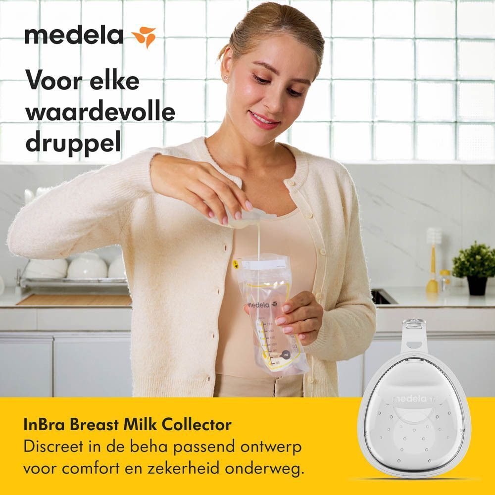 Vrouw giet melk in een fles. Naast haar een Medela InBra Breast Milk Collector.