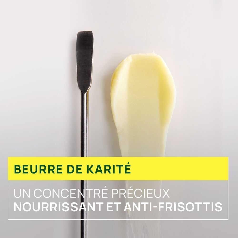 Produit sur spatule. Texte : Beurre de Karité. Un concentré précieux nourrissant et anti-frisottis.