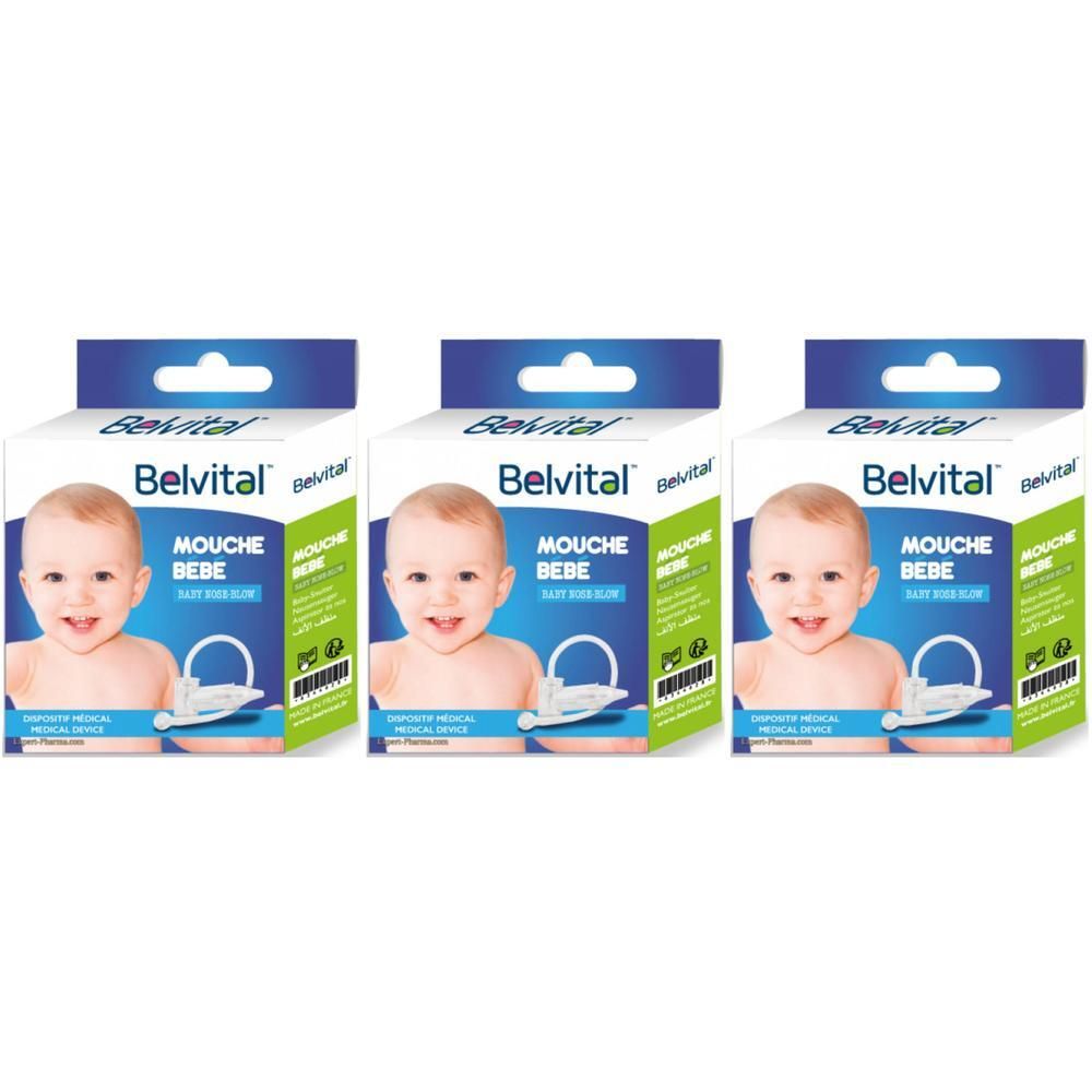 Drie dozen Belvital Mouche Bébé. Elke doos toont een baby. De productnaam is duidelijk zichtbaar.