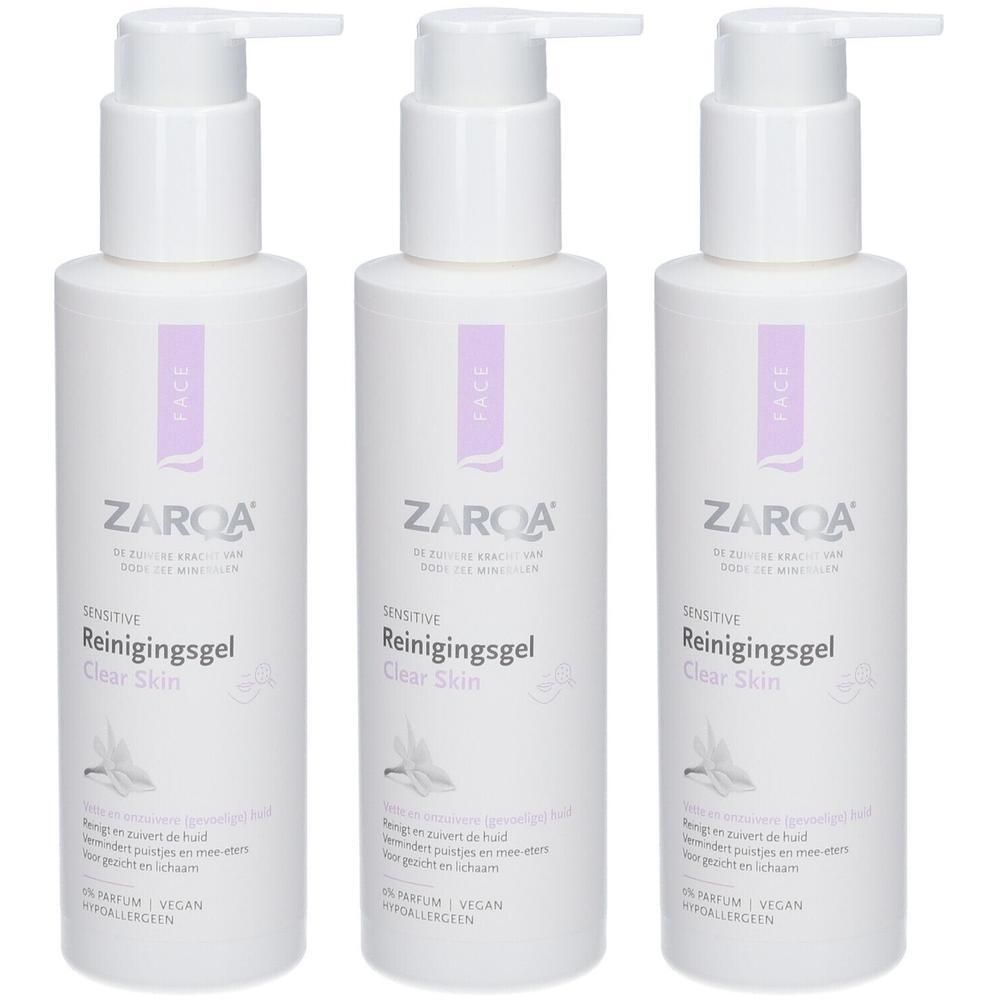 Trois flacons blancs avec pompes. Chaque flacon porte les inscriptions "Zarqa", "Reinigungsgel Clear Skin" et "FACE".
