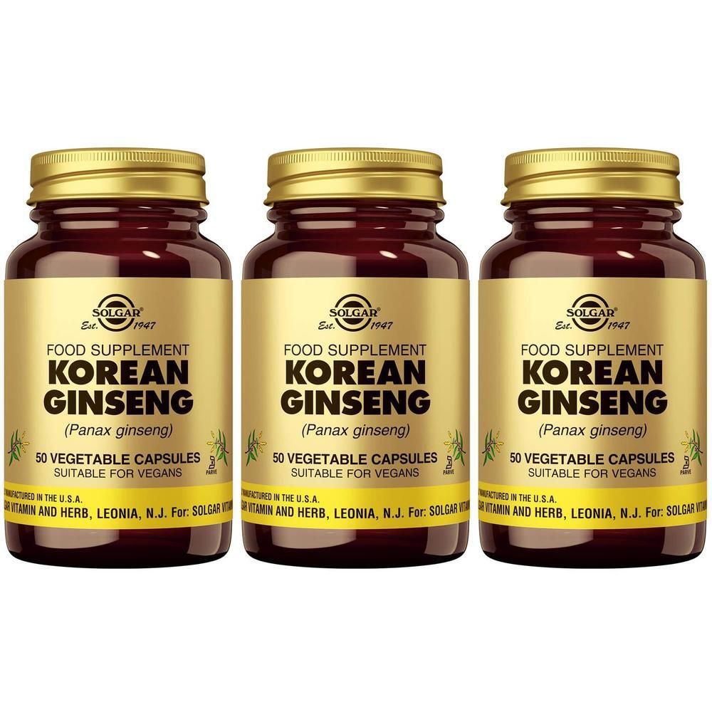 Drie flessen Solgar Koreaanse Ginseng. Bruine glazen flessen met gouden doppen en etiketten. Opschrift: Korean Ginseng, 50 capsules.