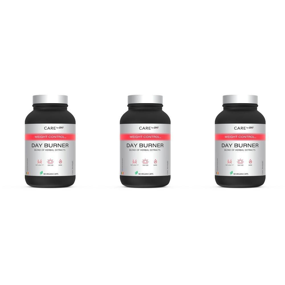 Trois flacons noirs avec des couvercles blancs. Chaque flacon porte l'inscription "WEIGHT CONTROL DAY BURNER" et le logo "CARE by QNT".