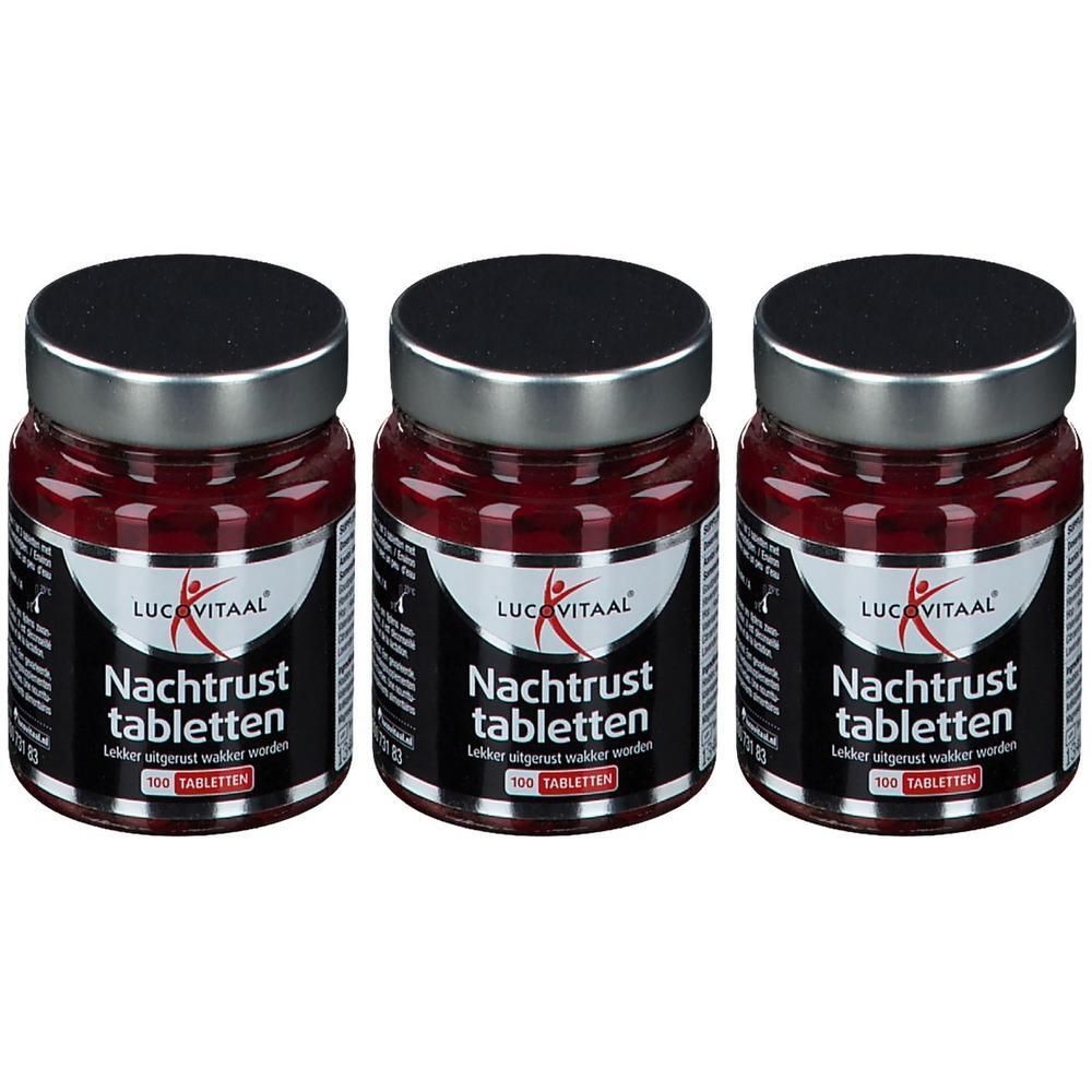 Drie potten met zwarte deksels. De etiketten tonen "Nachtrust tabletten" en "Lucovitaal".
